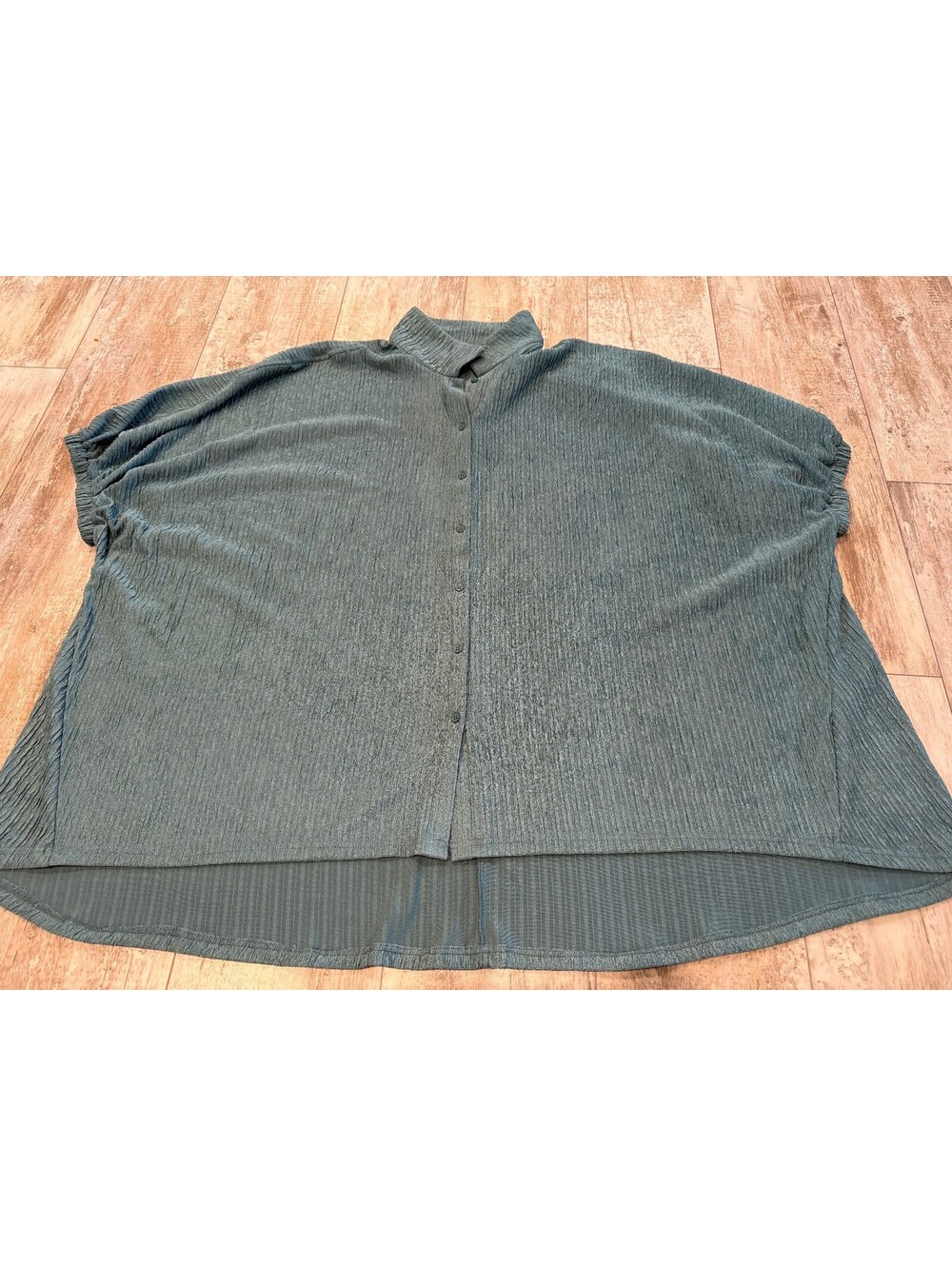 Roaman's Womens 22/24 1X Green Oversized Crinkle Button Shirt